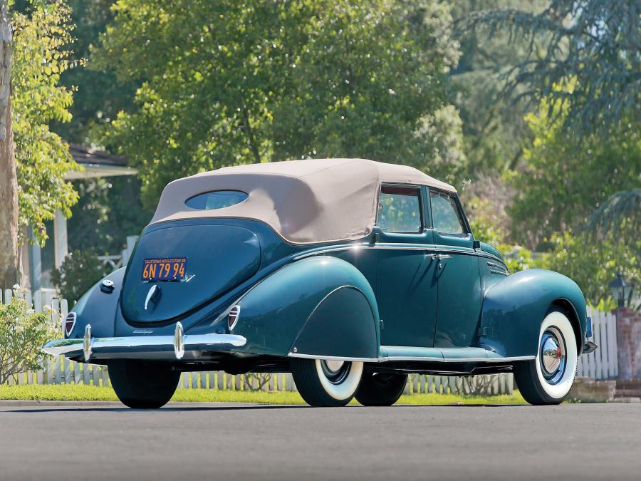  Lincoln Zephyr Convertible Sedan 1939 года  (фото 18 из 22)